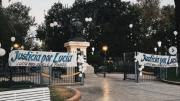 Nos duele a todos: corazones y globos blancos para recordar a LucÃ­a RubiÃ±o