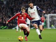 Garnacho se perdió un gol increíble, el Manchester United cayó ante Tottenham y quedó a tres puestos del descenso