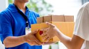Boom de compras al exterior y lluvia de paquetes en Ezeiza: se duplicaron los envíos courier