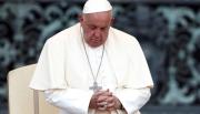 El papa Francisco sigue en estado crítico, pero pasó una noche tranquila y está descansando