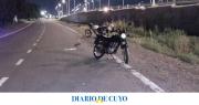 Perdió el control de la moto, se fue al suelo y su acompañante se fracturó la pierna