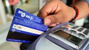 Desde este viernes, se podrán hacer pagos en dólares con tarjetas de débito y código QR