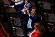 Manes pidió frenar “la pulsión antirrepublicana de Milei”