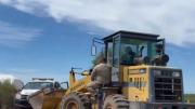 Realizan excavaciones en el patio de la casa de un testigo 