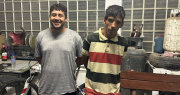 Robaron una moto y la dejaron a unas casas de distancia: los atraparon