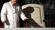 Con la voz cansada, el papa Francisco agradeció: Que Dios los bendiga y que la Virgen los ayude