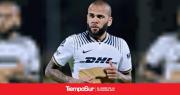 Pumas demanda a Dani Alves ante el TAS por incumplimiento de contrato