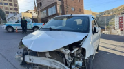 Robó un auto, chocó y amenazó a un niño en el centro de Comodoro