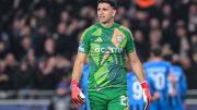 Dibu Martínez sigue en la Champions con Aston Villa