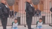 Durante la brutal represión precintaron a un nene de 12 años