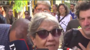 Volvió a marchar la jubilada golpeada por un policía: “Quiero decir lo que siento, porque tengo derechos”