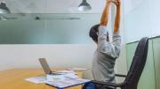 Cada cuánto tiempo debo estirar mientras trabajo, según la ciencia de la salud
