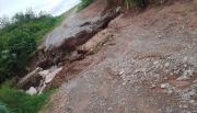 El agua destruyó un camino y dejó aislados a los vecinos del paraje Pasteadero