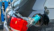 YPF hizo punta y subió el precio de sus combustibles 2%