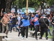 La bicameral de Inteligencia analiza convocar a Bullrich por los incidentes con los barras frente al Congreso