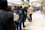 VIDEO. “¿Cuál sirve?”: la duda de turistas con las tarjetas de colectivos