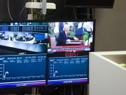 Lunes negro: el riesgo país en alza, los dólares financieros suben hasta 20 pesos y el Merval pierde menos de 2%