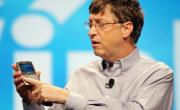 No es iPhone: impacto por el celular que usa Bill Gates