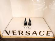 Sorpresa en el mundo del superlujo: Prada compra Versace por 1.250 millones de euros