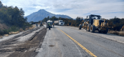 Preparan la Ruta 40 para recibir a los turistas con bacheos entre Bariloche y El Bolsón
