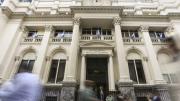 Bausili aclaró que el fin del cepo cambiario no incluye a las compras con tarjeta en el exterior