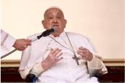 Ayer, Domingo de Ramos: Francisco apareció nuevamente de sorpresa en misa en el Vaticano