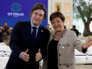 El FMI desembolsó el adelanto de 12.000 millones de dólares y las reservas pegaron un salto