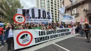 Una abrazo colectivo para celebrar los 30 años de H.I.J.O.S