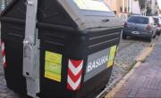 El Gobierno de la Ciudad denunció a dos personas vaciar basura en la vereda