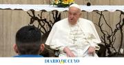 Francisco visitó una cárcel romana por Jueves Santo en medio de su recuperación