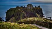 El castillo medieval que está frente al mar del Norte y es un tesoro escondido en Escocia