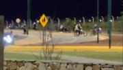 VIDEOS. Av. Perón: motociclistas arriesgan sus vidas y las de otros sin control ni sanción