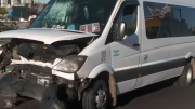 Autopista 25 de Mayo: una combi chocó contra el guardarrail y hay 19 heridos