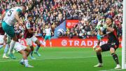 Dibu Martínez se comió un gol, pero Aston Villa goleó y se recuperó tras el golpe en la Champions