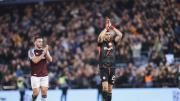 Aston Villa goleó a un rival directo y sigue vivo en la pelea por la Champions