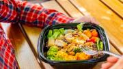El orden en el que comemos los alimentos es lo más importante para una vida saludable, según este experto en alimentación
