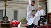 El papa Francisco reapareció en el Domingo de Ramos y pidió rezar por los más necesitados