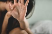 La citaron con una falsa propuesta laboral y abusaron de ella