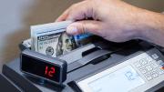 Cuál banco tiene el dólar más barato este martes 22 de abril