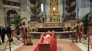 Impactante: miles de fieles despiden al papa Francisco en el Vaticano