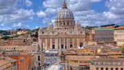 El Gobierno respondió a la controversia por el viaje de familiares del papa Francisco al Vaticano