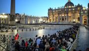 Más de 60 mil fieles ya ingresaron a la Basílica de San Pedro en el segundo día de despedida al papa Francisco