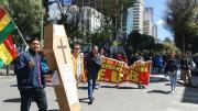 Maestros urbanos protestan hoy en la Gestora y mañana marcharán contra la Caja Nacional de Salud