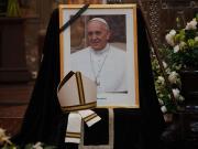 Piden hacer un billete con la imagen del papa Francisco en homenaje al Sumo Pontífice