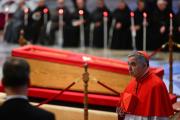 El “caso Becciu”, el tema espinoso que provoca divisiones entre los cardenales antes del cónclave