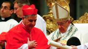 Polémica en el Vaticano por Angelo Becciu, el cardenal que Francisco obligó a renunciar y quiere votar al próximo Papa