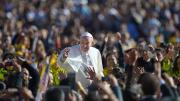 Una amplia mayoría del lado de Francisco, no de Milei