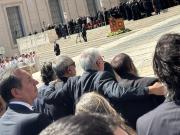 La conmovedora despedida de tres amigos argentinos del papa Francisco que unió religiones