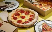¿Cuál es la receta y cómo se hace la pizza que se cocina con hielo?