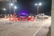 Un camión de gran porte derribó parte del arco de acceso a Colonia Dora